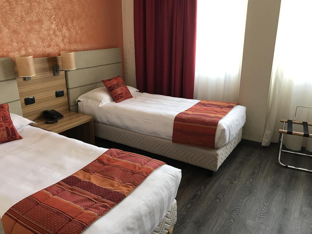 Bis Hotel Varese Exteriör bild