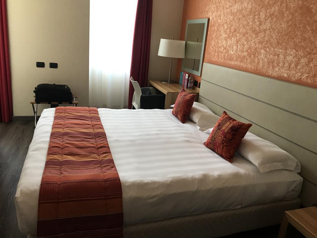 Bis Hotel Varese Exteriör bild
