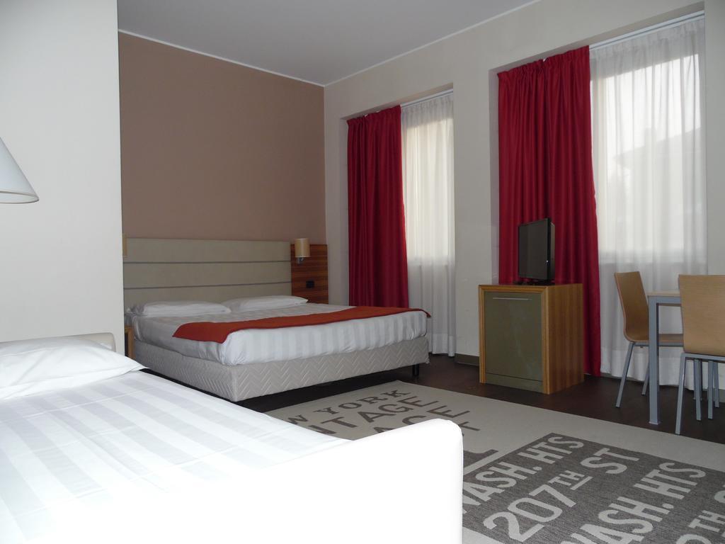 Bis Hotel Varese Exteriör bild